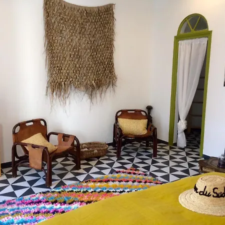 Chambres Dhotes Cocon Du Sud * Ним